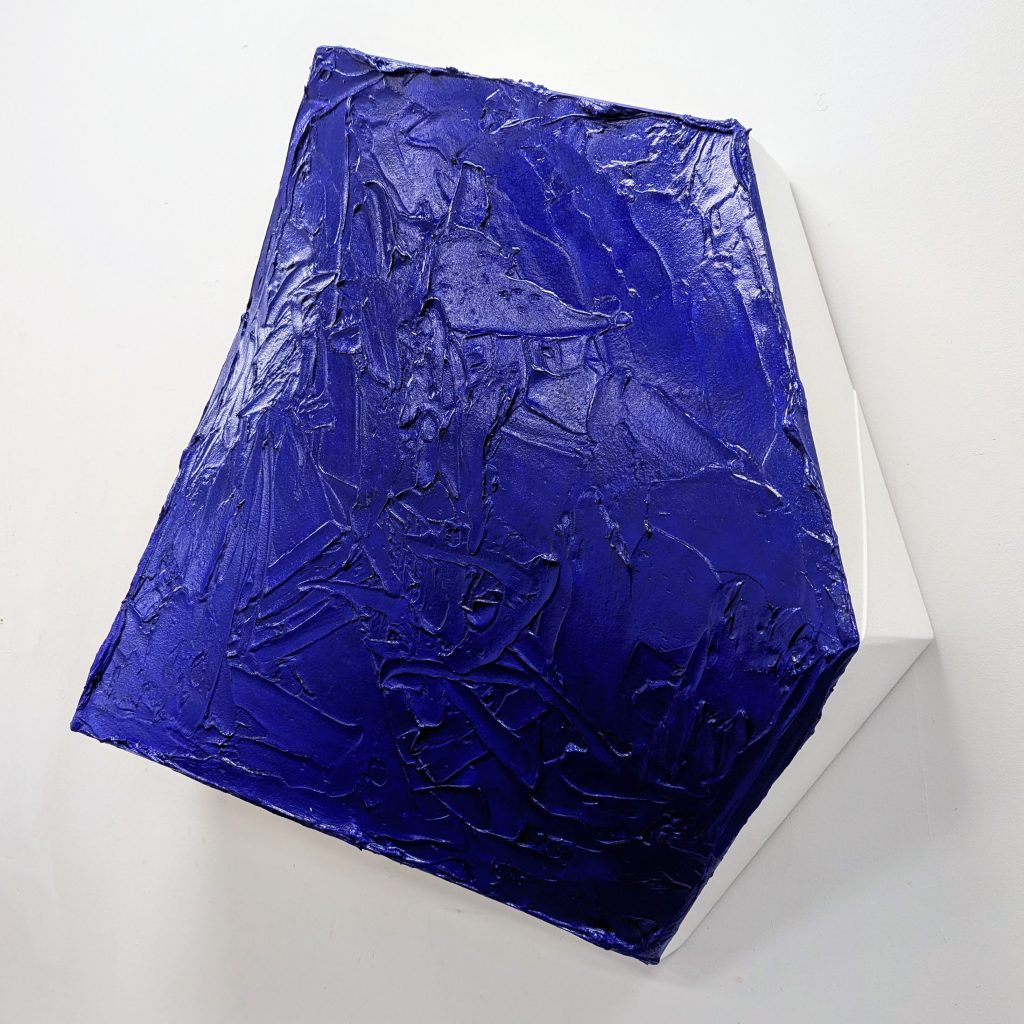 Negative Aura_2025_SideR_lores